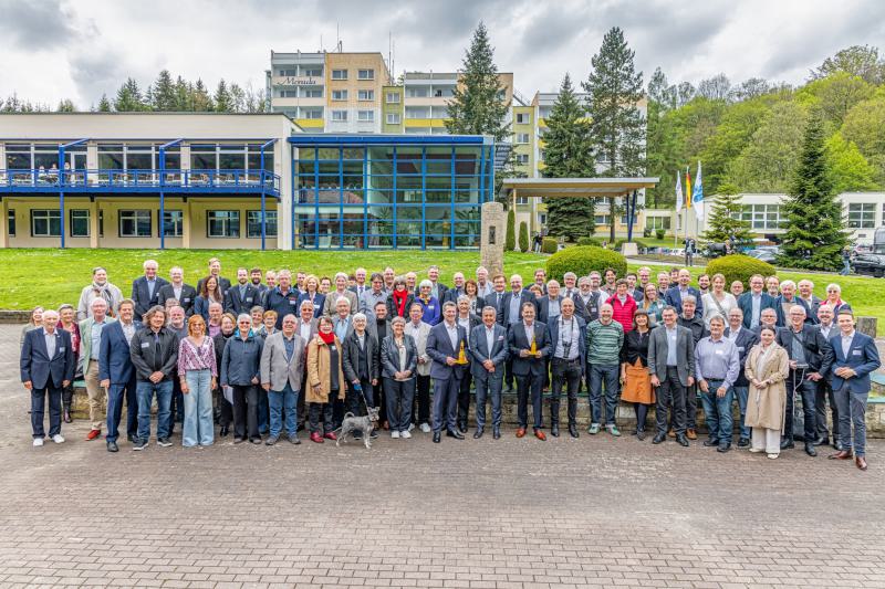 Gruppenbind 170 Jahre VDI